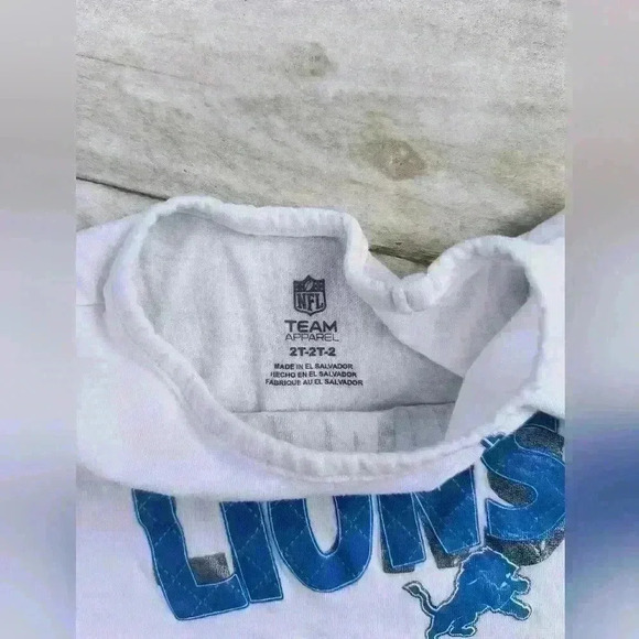 Lions NFL Team Apparel Girls Toddler My First Football Season Graphic T-shirt 2T - Picture 3 of 4